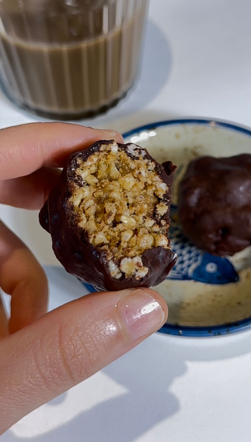 كرات شوكلاته مشبعه