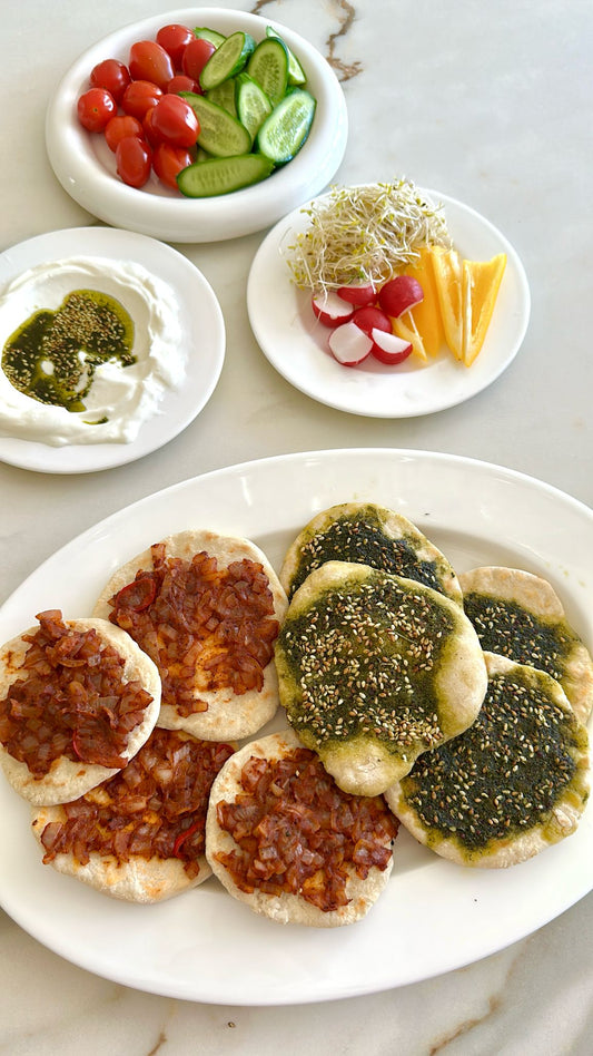 مناقيش ومحمرة بصل ب١٠ دقائق