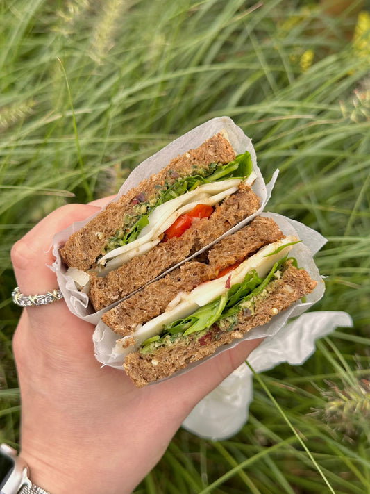 ساندويشة لذيذه