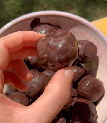 كرات شوكلاته وتمر صحيات