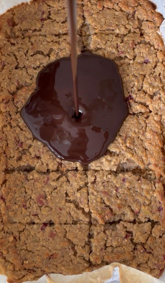 كعكة شوفان وتفاح مع قرفه 🍯